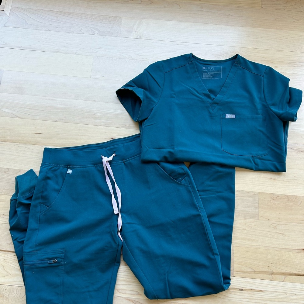 Figs Caribbean Blue Scrub Set